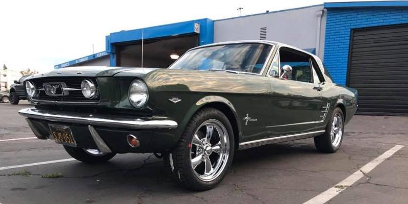 Ford Mustang 100